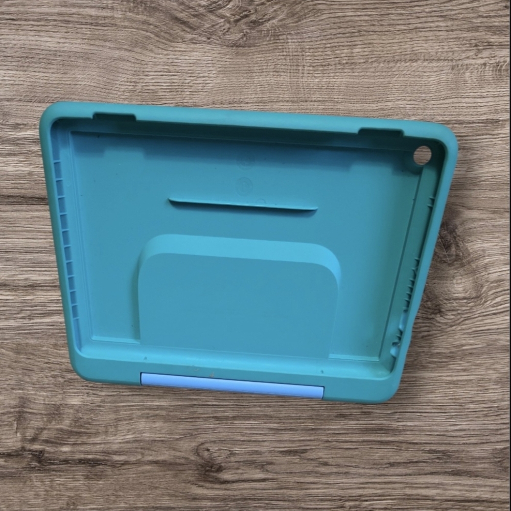 💻 Protective Blue Tablet Case 8×6